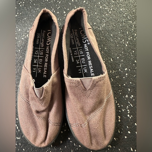 Toms Classic Brown Slip On Shoes - Picture 3 of 4